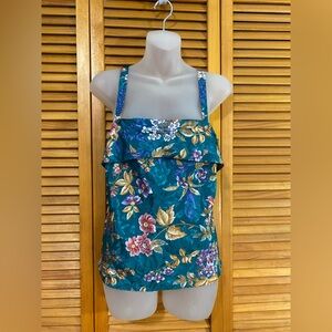 Gorgeous green top- perfect for summer